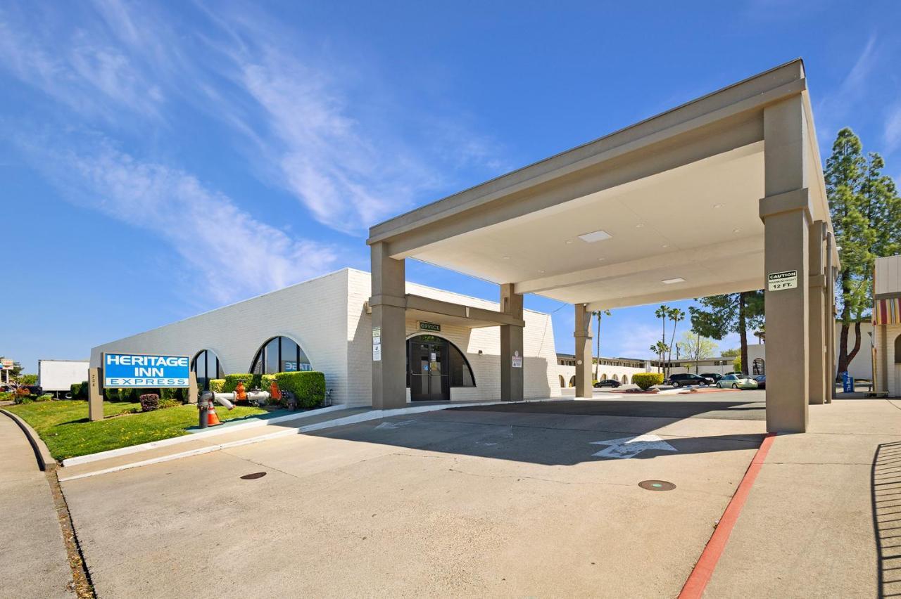 Heritage Inn Express Roseville Extérieur photo